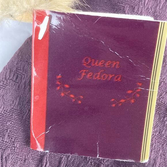 Bearington Collection Queen Fedora Teddy Bear Rose Hat Feather Boa Glasses 2003 - Picture 5 of 8